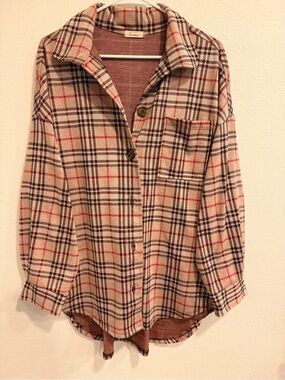 Plaid Button-Front Shacket in Beige/Black by la vie